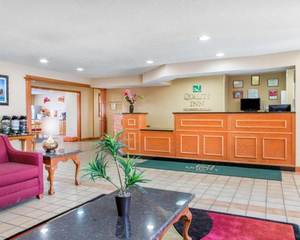 Quality Inn Ottawa Near Starved Rock State Park Exterior photo
